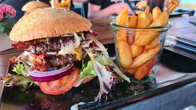 Mcknudsens Rest. - Gastronomi og hotelvirksomhed