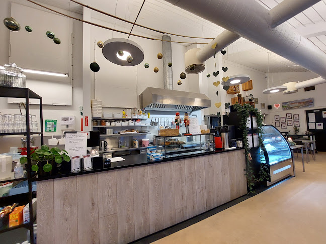 Opinii despre Cafe Parasollen în Viby J - Gastronomi og hotelvirksomhed