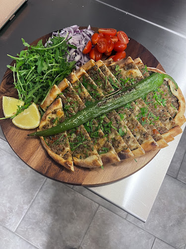 Pizzeria La Pino - Gastronomi og hotelvirksomhed