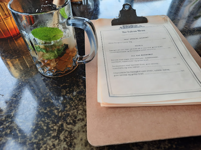 Opinii despre The Falcon Hotel & Restaurant în Allinge-Sandvig - Gastronomi og hotelvirksomhed