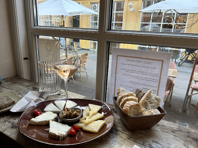 Villa Vino - Gastronomi og hotelvirksomhed