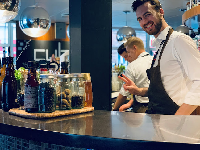 Opinii despre CUBE Heineken Bar în København - Gastronomi og hotelvirksomhed