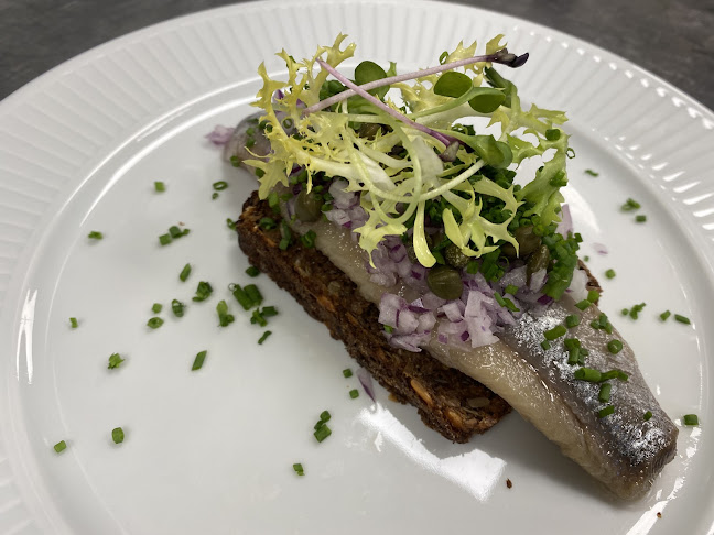 Opinii despre Restaurant Engtoftegård în Brøndby - Gastronomi og hotelvirksomhed