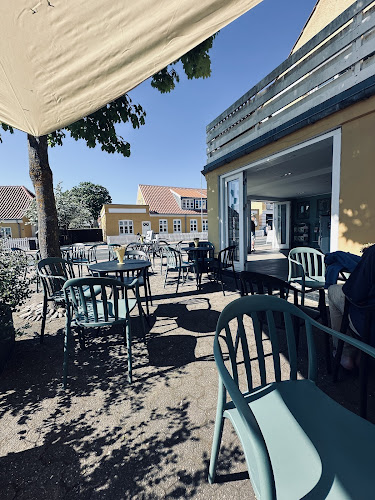 Nana's Is- og Kaffebar Østerby