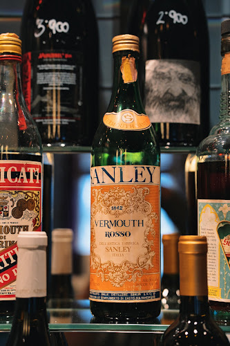 rino vinofino - Gastronomi og hotelvirksomhed