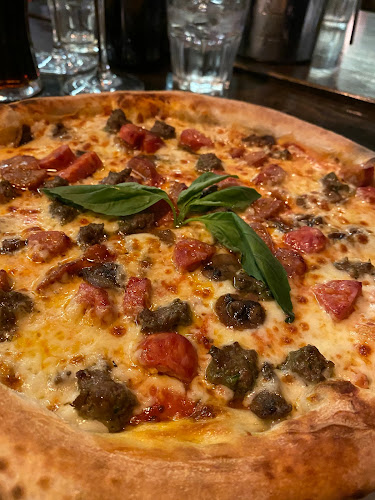 Cafe Hugo - Gastronomi og hotelvirksomhed