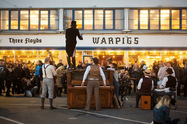 Warpigs Brewpub - Gastronomi og hotelvirksomhed