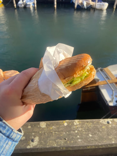 Comentarii opinii despre Blue House