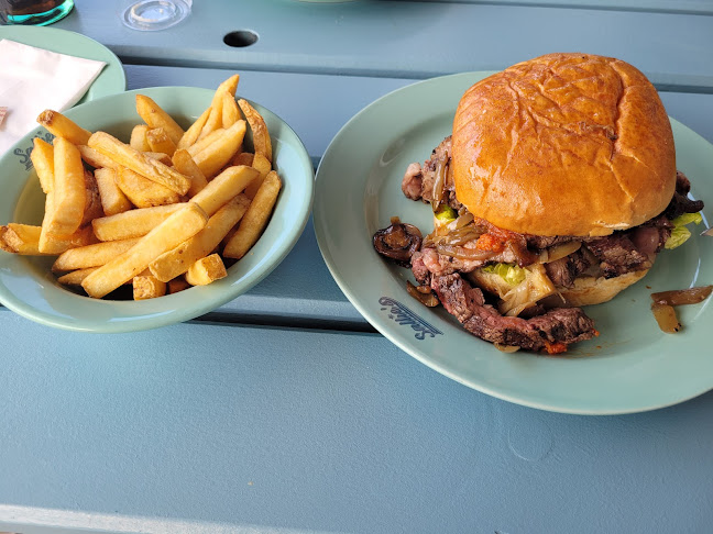 Sallie’s Restaurant & Snack Bar - Albertslund