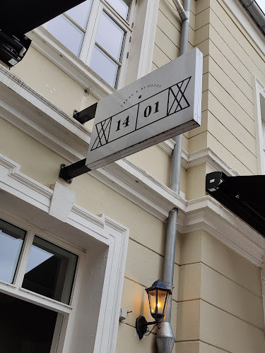 1401 - Tapas & Burgers