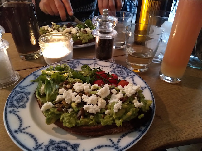 Ø12 Coffee and Eatery - Gastronomi og hotelvirksomhed