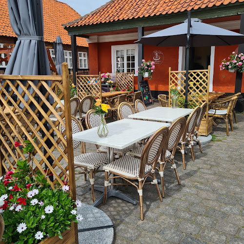 Opinii despre Spisehuz i Det Gamle Posthus i Rønne în Rønne - Gastronomi og hotelvirksomhed