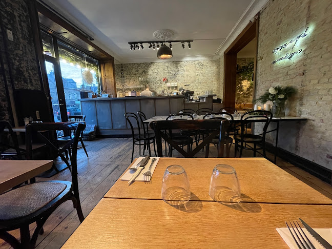 Ø12 Coffee and Eatery - Gastronomi og hotelvirksomhed
