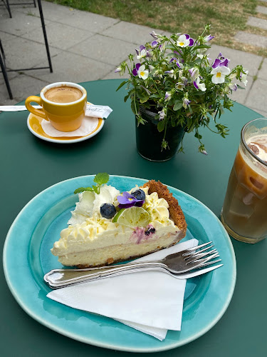 Comentarii opinii despre Cafe Flora