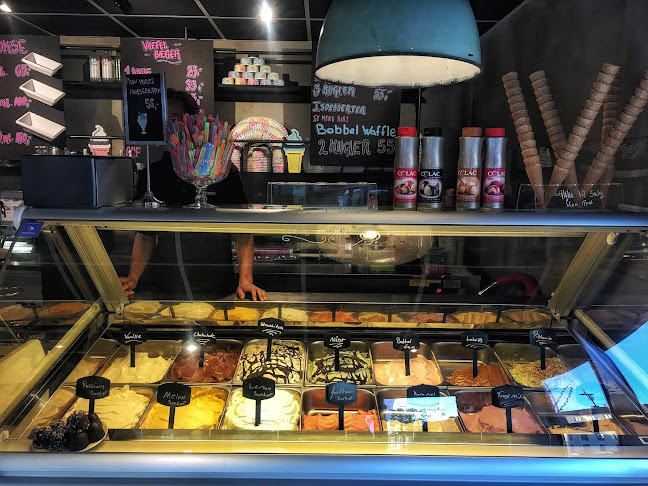 Tiffany's Café - Is - Bolsjer - Gastronomi og hotelvirksomhed