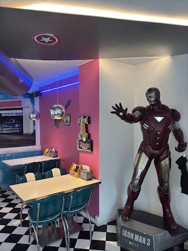 Comentarii opinii despre Moe'z Meat n Burger