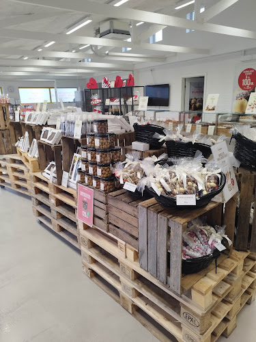 Opinii despre Frellsen, fabriksbutik Silkeborg în Silkeborg - Gastronomi og hotelvirksomhed