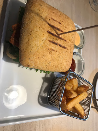 Restaurant Raadhuskælderen - Gastronomi og hotelvirksomhed