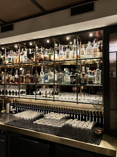 Tata Cocktail Bar - Gastronomi og hotelvirksomhed