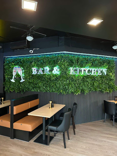 Friends Bar & Kitchen - Gastronomi og hotelvirksomhed