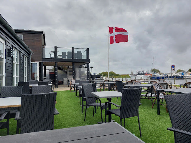 Opinii despre Restaurant Stauning Havn în Skjern - Gastronomi og hotelvirksomhed