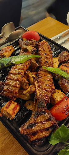 Ahali - Brunch, Mezze & Steaks - Gastronomi og hotelvirksomhed