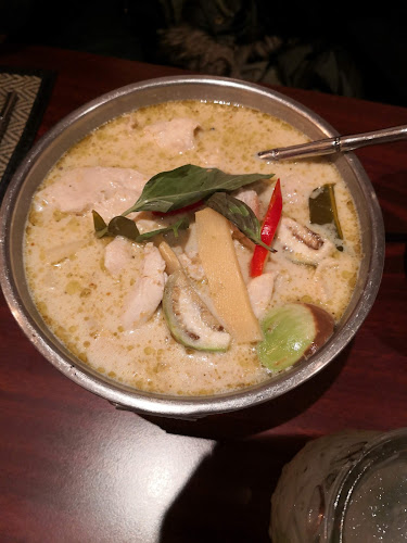 Ban Gaw - Gastronomi og hotelvirksomhed