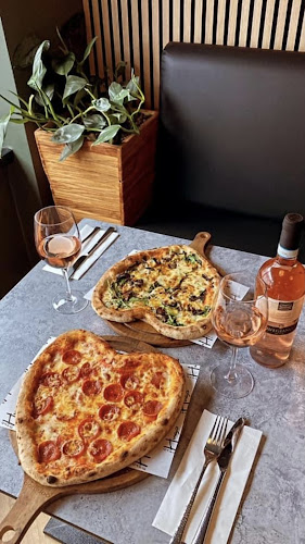 Comentarii opinii despre Cafe Hugo