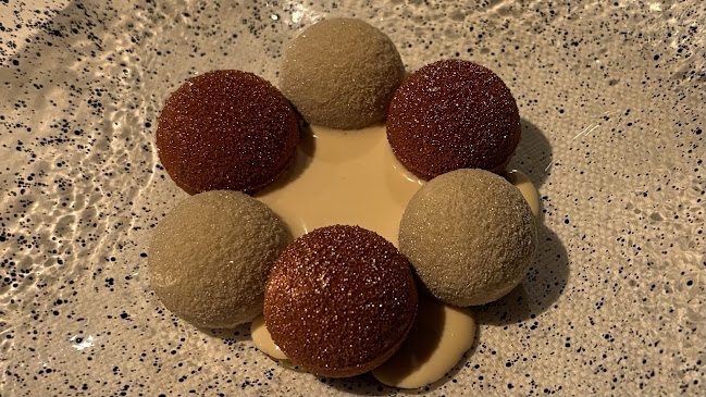 Ti Trin Ned - Gastronomi og hotelvirksomhed