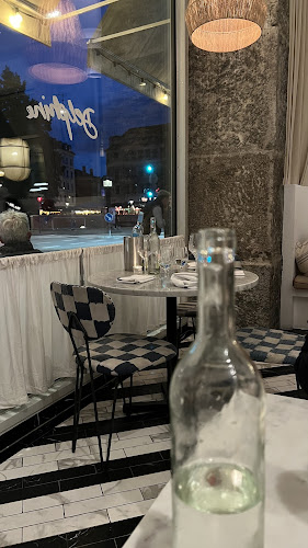 Comentarii opinii despre Delphine