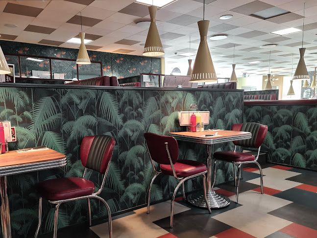 Comentarii opinii despre Sallie's Race Lounge