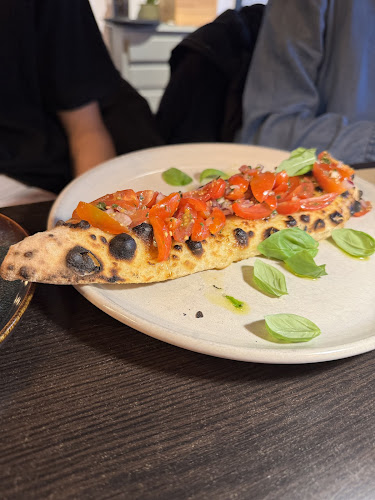 Juicy & Pizza - Gastronomi og hotelvirksomhed