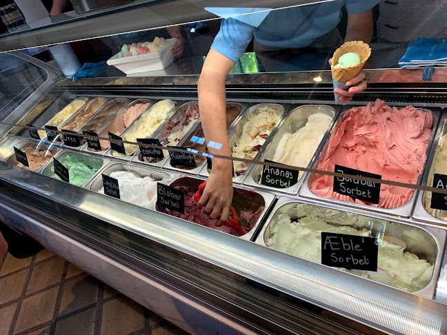 Opinii despre Holmegaard ismageri în Næstved - Gastronomi og hotelvirksomhed