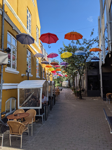 Under Uret - Gastronomi og hotelvirksomhed