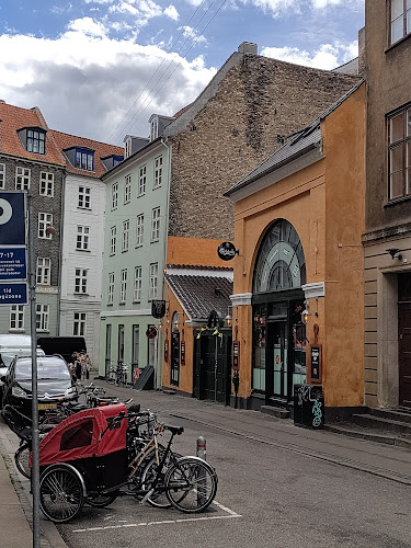 Opinii despre Kafe Knud în København - Gastronomi og hotelvirksomhed