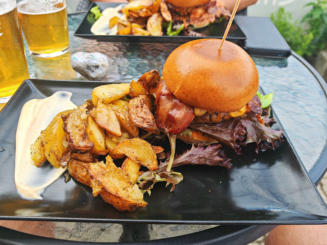 Farø Vad 5 4793 Bogø By / Køkkenet lukker, 20.00 kl