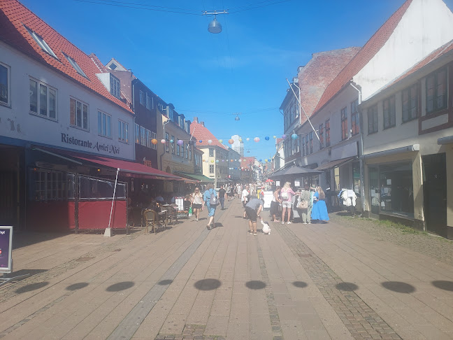 Comentarii opinii despre Amici Miei