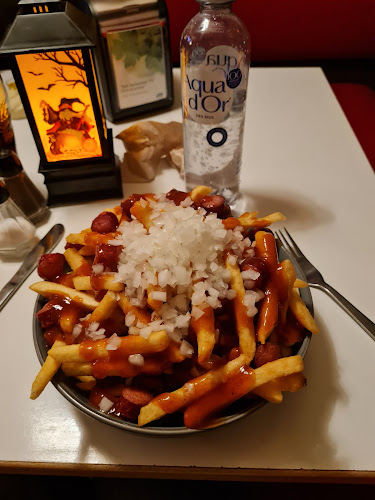 Opinii despre Café Retro Brøns Kro în Skærbæk - Gastronomi og hotelvirksomhed