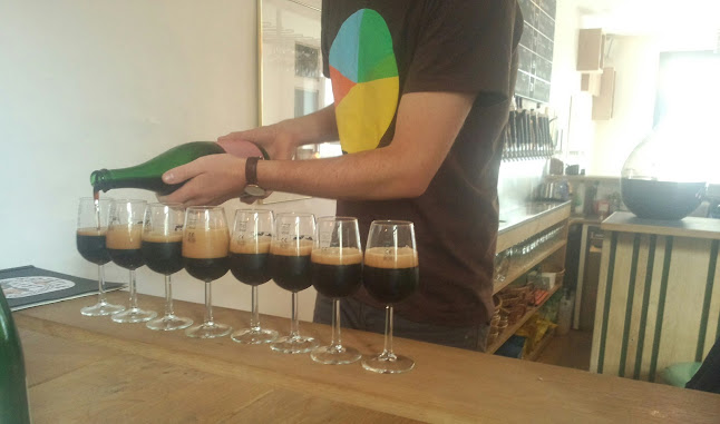 Opinii despre Mikkeller Bar Aarhus în Aarhus - Gastronomi og hotelvirksomhed