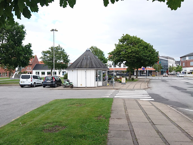 Hennings Pølsebod - Gastronomi og hotelvirksomhed