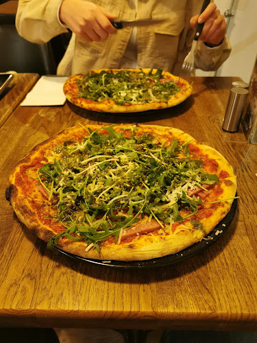 Esmeralda Pizza Amager - Gastronomi og hotelvirksomhed