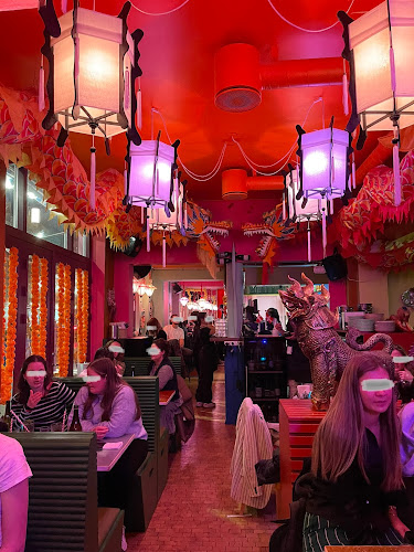 Falang Asiateria - Gastronomi og hotelvirksomhed