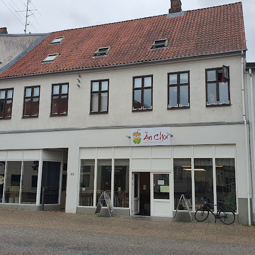 An Choi - Gastronomi og hotelvirksomhed