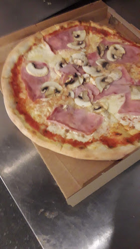 La Focaccia Pizzeria