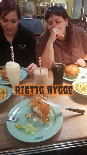 Sallie's Race Lounge - Taastrup