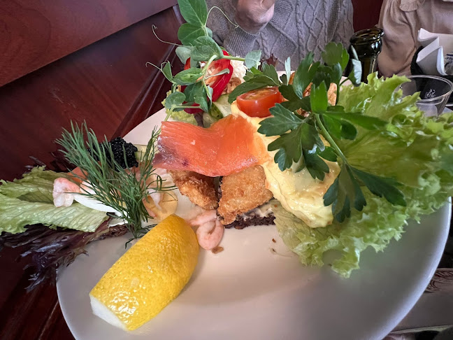 Raadhuus Kaféen - Gastronomi og hotelvirksomhed