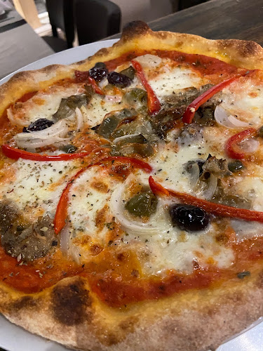 Trattoria Fiore d’Italia - Gastronomi og hotelvirksomhed