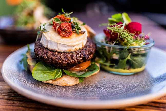 Opinii despre Under Uret în Svendborg - Gastronomi og hotelvirksomhed