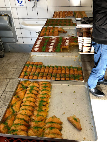 Opinii despre Fırın Mevlanas Bageri v/Yakup Kara în København - Gastronomi og hotelvirksomhed