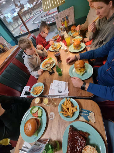 Opinii despre Sallie's Race Lounge în Taastrup - Gastronomi og hotelvirksomhed